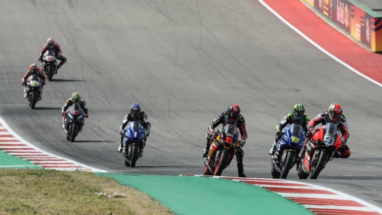 Early in Sunday’s second MotoAmerica Auto Parts 4 Less Superbike race in support of MotoGP at Circuit of the Americas, Petrucci’s Ducati holds the lead from the Yamahas of Petersen, Scholtz and Champ Gagne. 
Image by Brian J. Nelson courtesy MotoAmerica